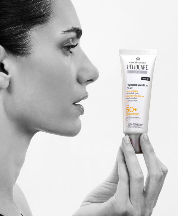 Pigment Solution Fluid SPF 50+ - Bild 4