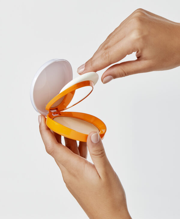 Oil-Free Compact Pearl SPF 50+ - Bild 2